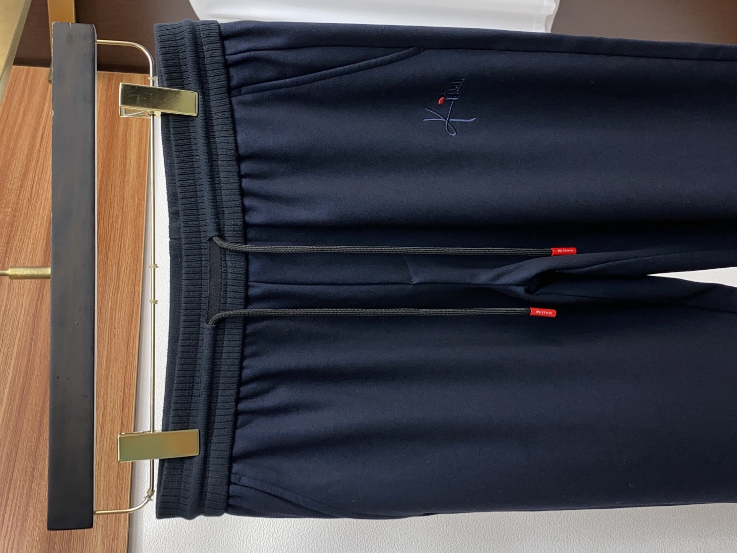 kiton 2025SS早秋 新品 原单男士休闲裤 每季必出的类型，无需质疑的热卖王牌单品，符合四季最佳