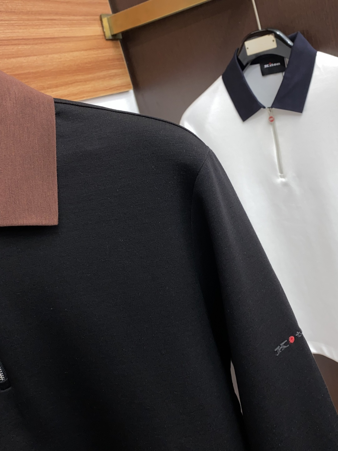 kiton 顶级品质 {醋酸羊绒系列} 专柜官网同步发售！辅料全部原版定制出品，贸易公司真品订单。高级定