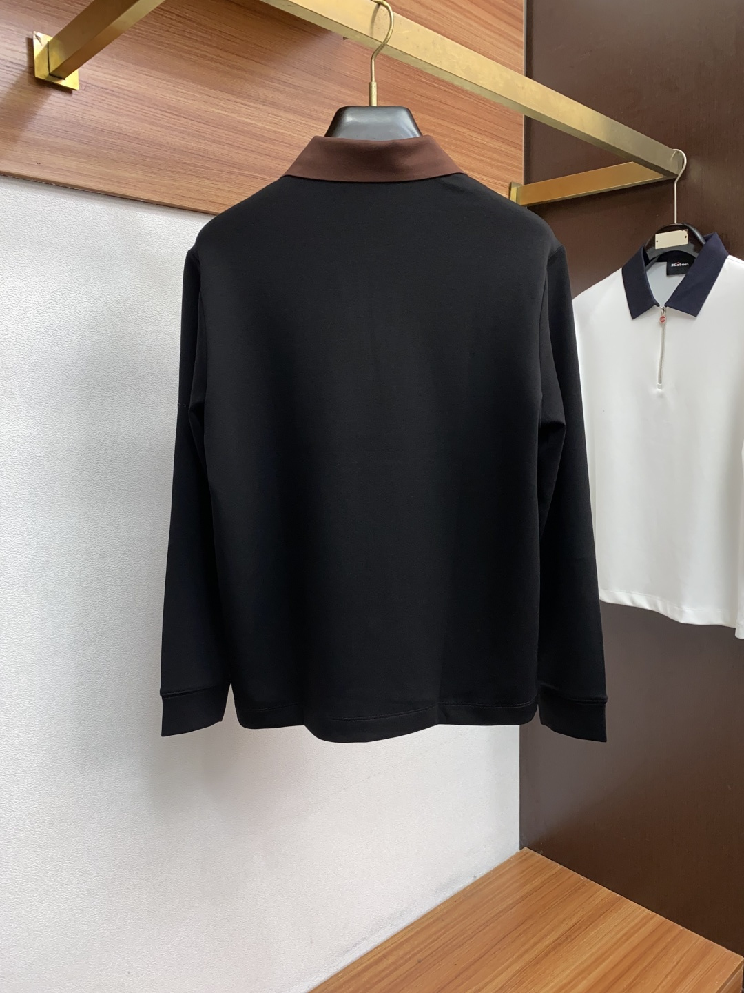 kiton 顶级品质 {醋酸羊绒系列} 专柜官网同步发售！辅料全部原版定制出品，贸易公司真品订单。高级定