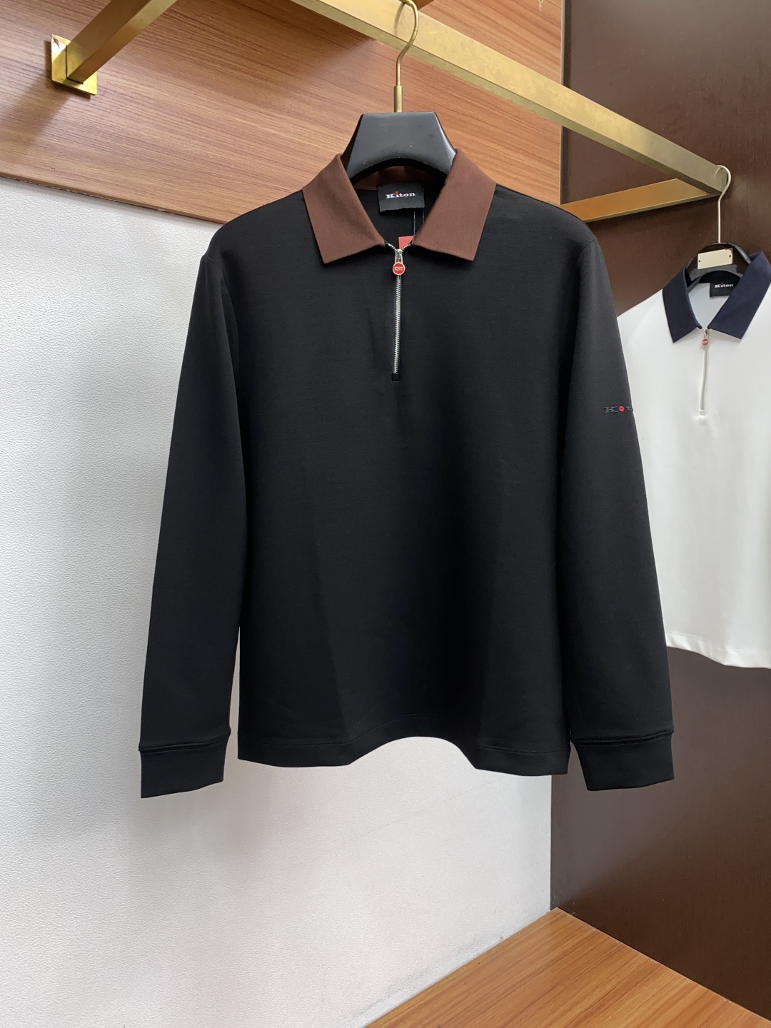 kiton 顶级品质 {醋酸羊绒系列} 专柜官网同步发售！辅料全部原版定制出品，贸易公司真品订单。高级定