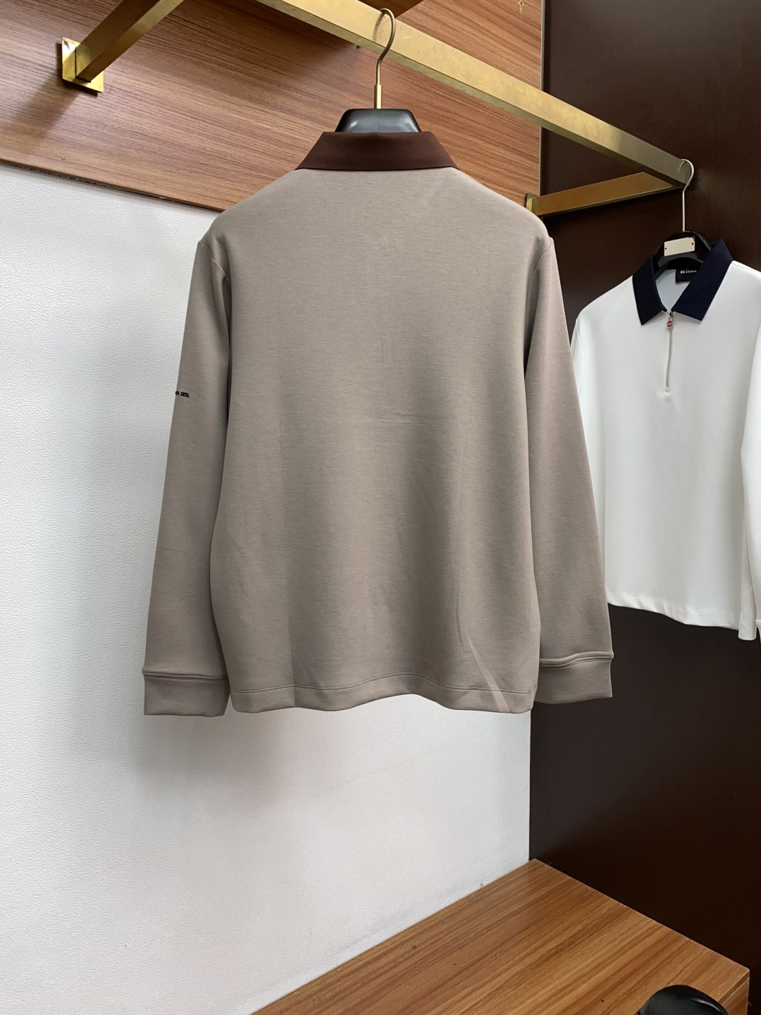 kiton 顶级品质 {醋酸羊绒系列} 专柜官网同步发售！辅料全部原版定制出品，贸易公司真品订单。高级定