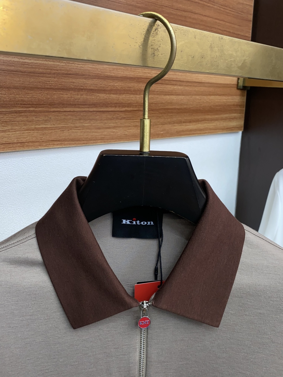 kiton 顶级品质 {醋酸羊绒系列} 专柜官网同步发售！辅料全部原版定制出品，贸易公司真品订单。高级定