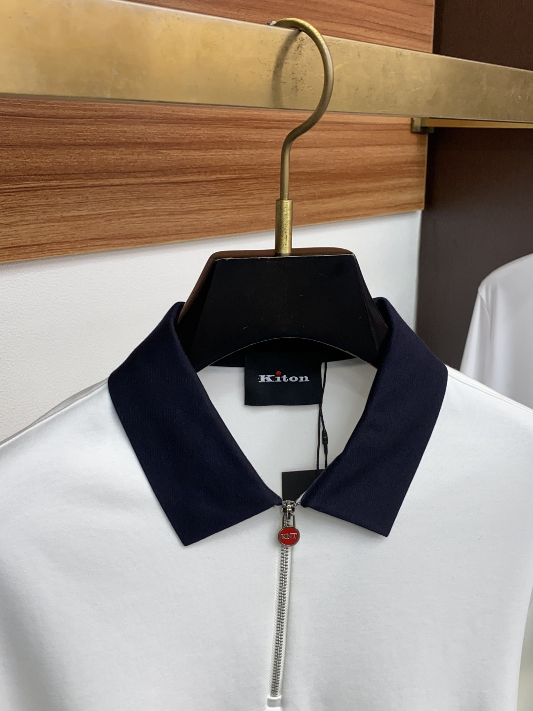 kiton 顶级品质 {醋酸羊绒系列} 专柜官网同步发售！辅料全部原版定制出品，贸易公司真品订单。高级定