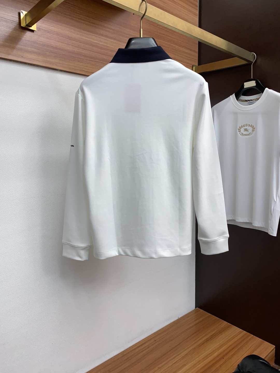 kiton 顶级品质 {醋酸羊绒系列} 专柜官网同步发售！辅料全部原版定制出品，贸易公司真品订单。高级定