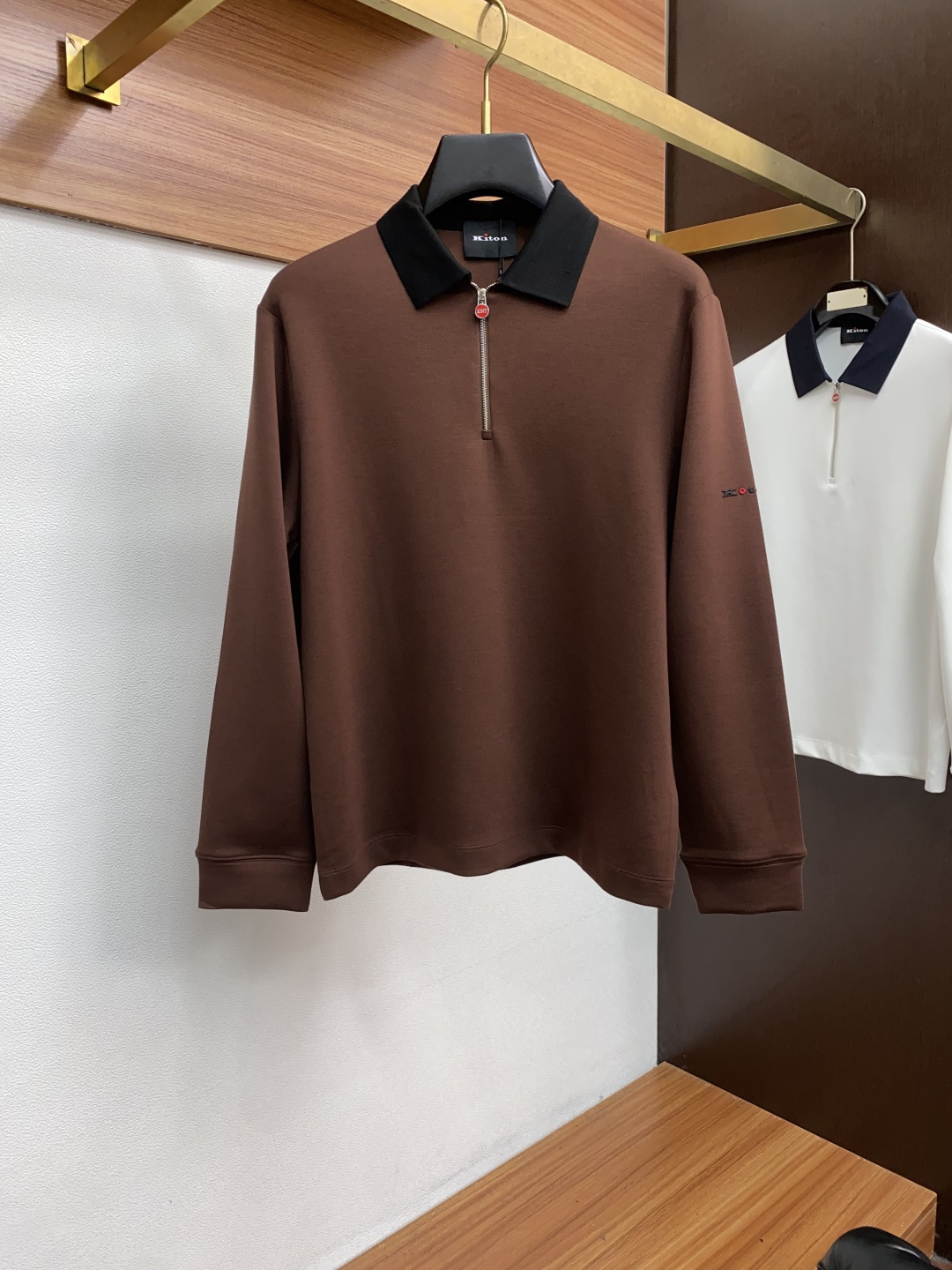 kiton 顶级品质 {醋酸羊绒系列} 专柜官网同步发售！辅料全部原版定制出品，贸易公司真品订单。高级定