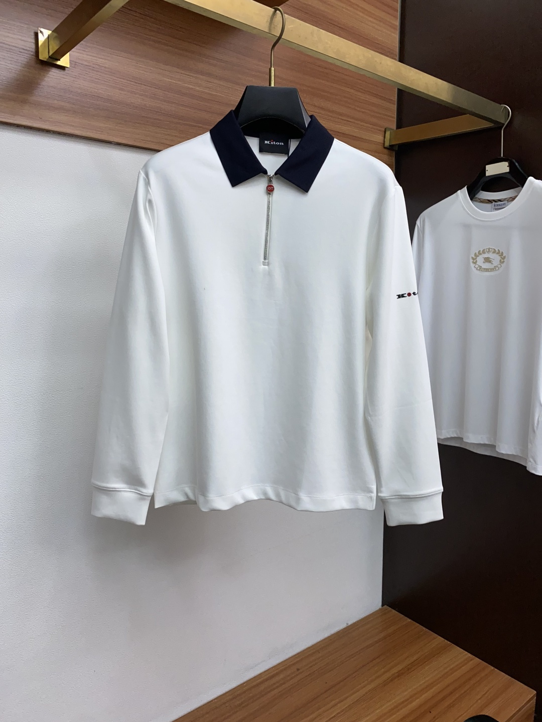 kiton 顶级品质 {醋酸羊绒系列} 专柜官网同步发售！辅料全部原版定制出品，贸易公司真品订单。高级定