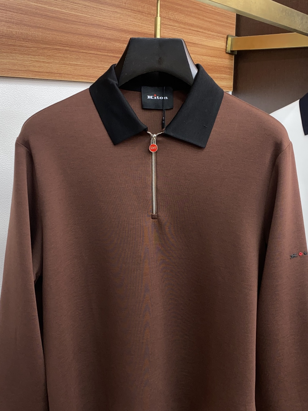 kiton 顶级品质 {醋酸羊绒系列} 专柜官网同步发售！辅料全部原版定制出品，贸易公司真品订单。高级定