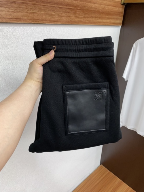 Loewe Men's Black Casual Pants with Leather Pocket 2025SS Early Autumn 1 Loewe Men's Black Casual Pants with Leather Pocket 2025SS Early Autumn