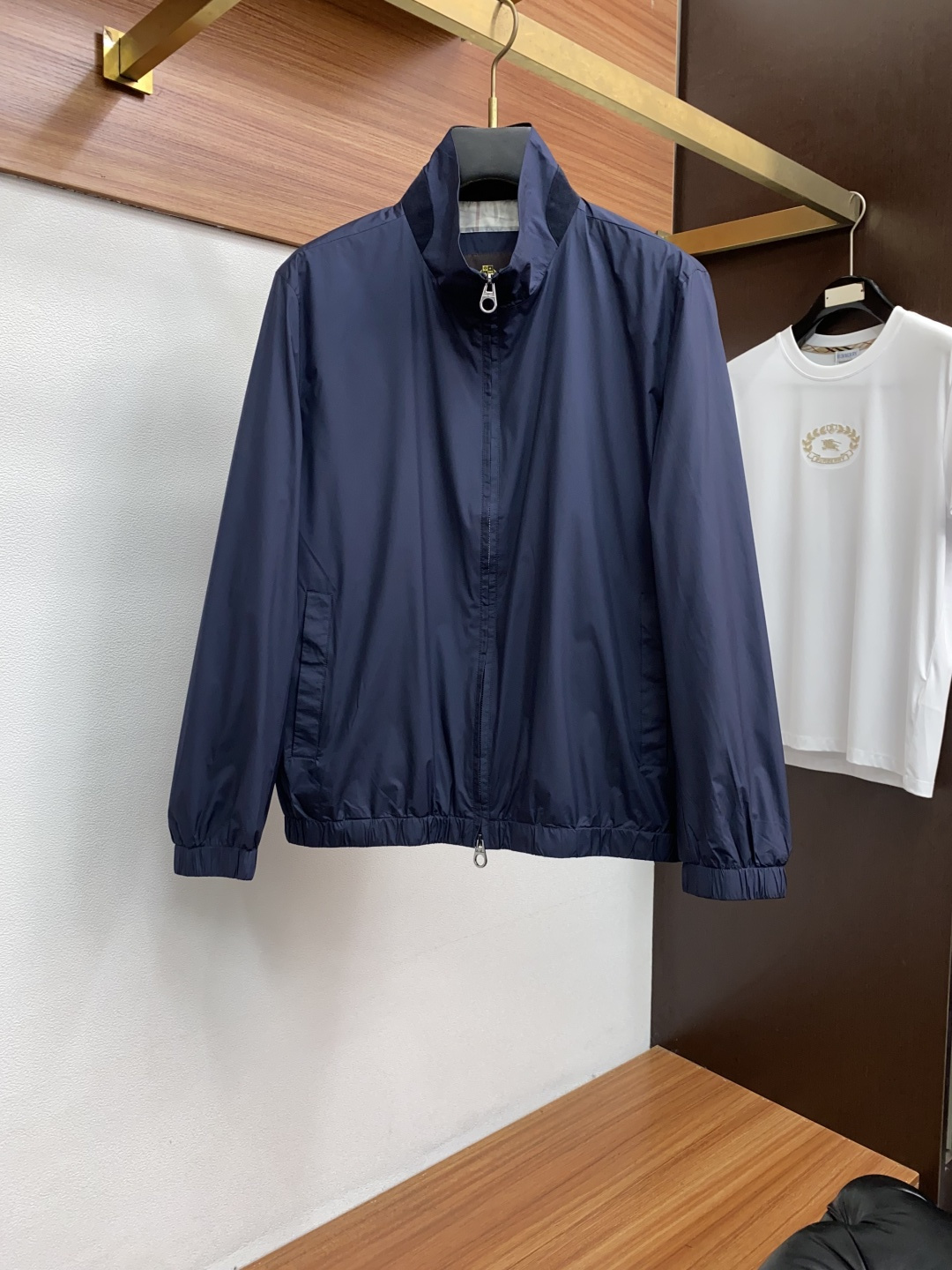 lP🆕 诺悠翩雅 顶级老线风~立领夹克薄外套，优雅精致的顶级精品，男士商务款休闲夹克，告别一般夹克的厚重