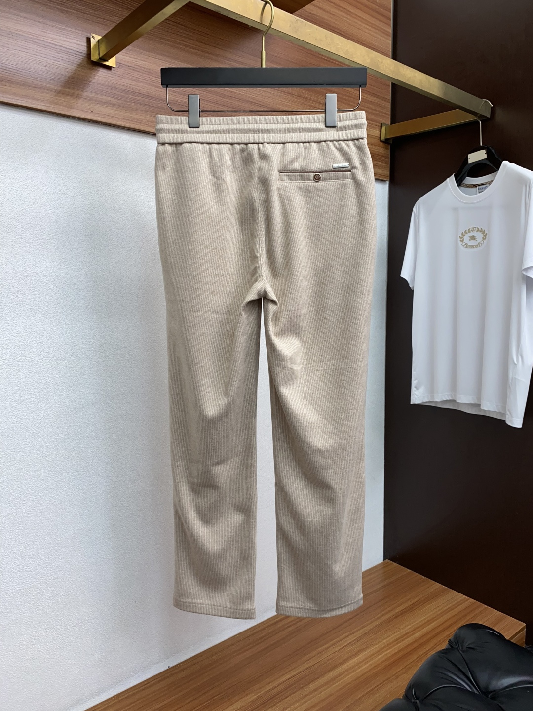 lP🆕 诺悠翩雅 秋冬新款男士直筒运动裤，羊绒羊毛混纺面料、三标齐、松紧腰抽绳、两侧拉链口袋设计，合体的