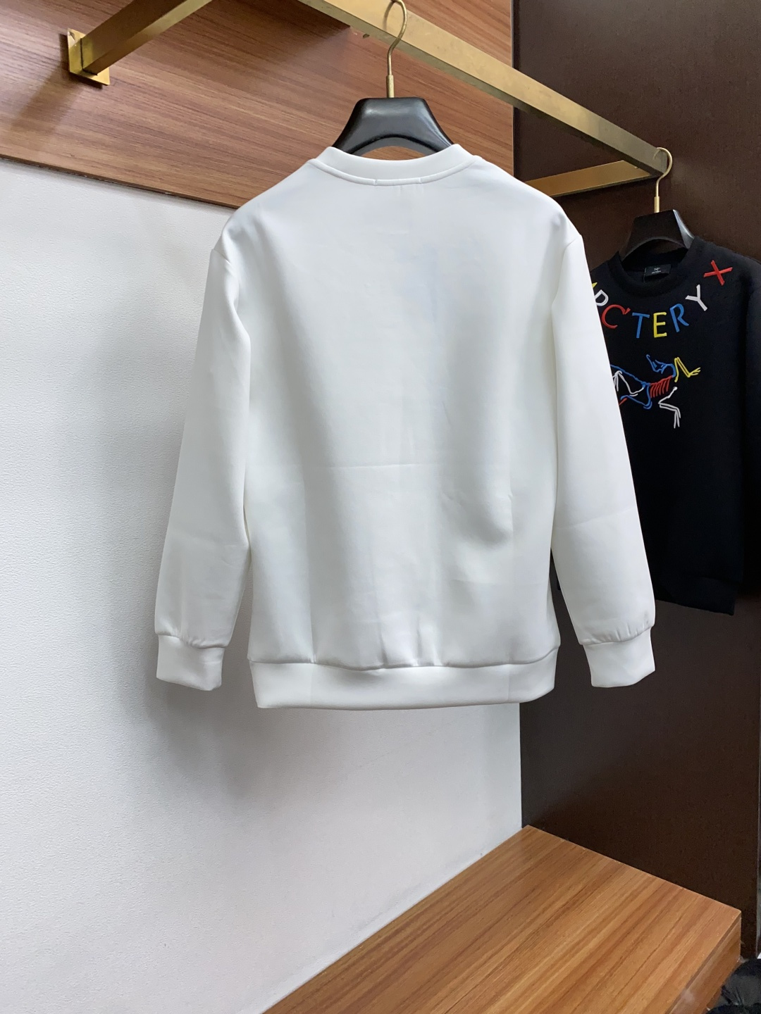 秋冬男装专柜官网新品🆕空气层棉 爆款面料超好🔈人气推荐秋冬必备✅卫布男士圆领卫衣‼️正面饰有经典图标刺绣