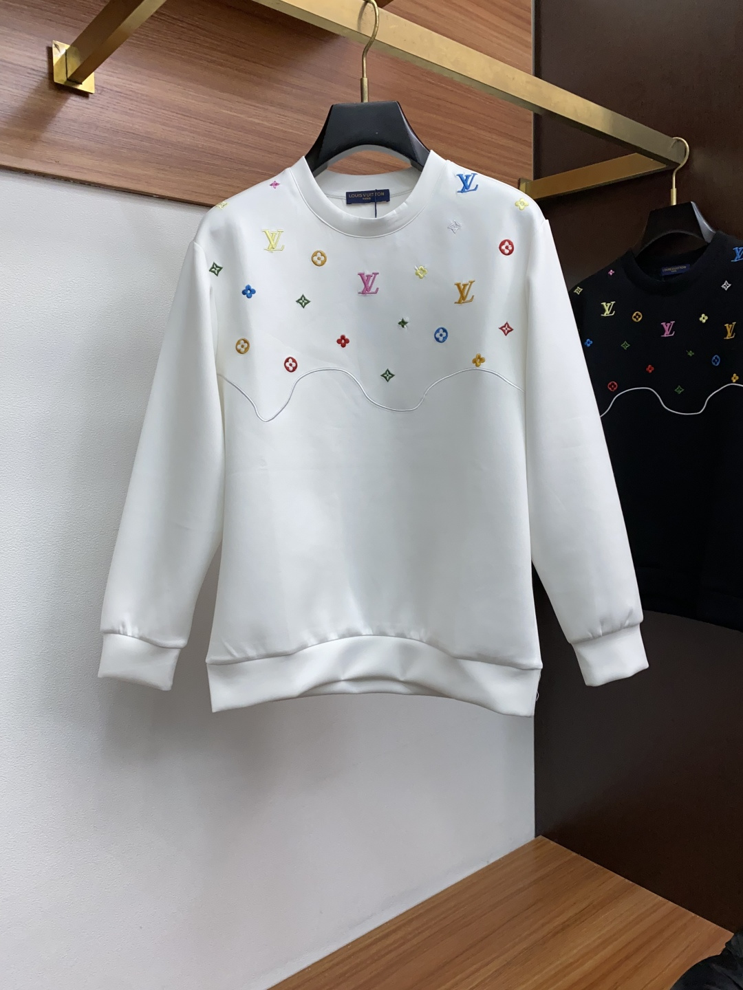 秋冬男装专柜官网新品🆕空气层棉 爆款面料超好🔈人气推荐秋冬必备✅卫布男士圆领卫衣‼️正面饰有经典图标刺绣