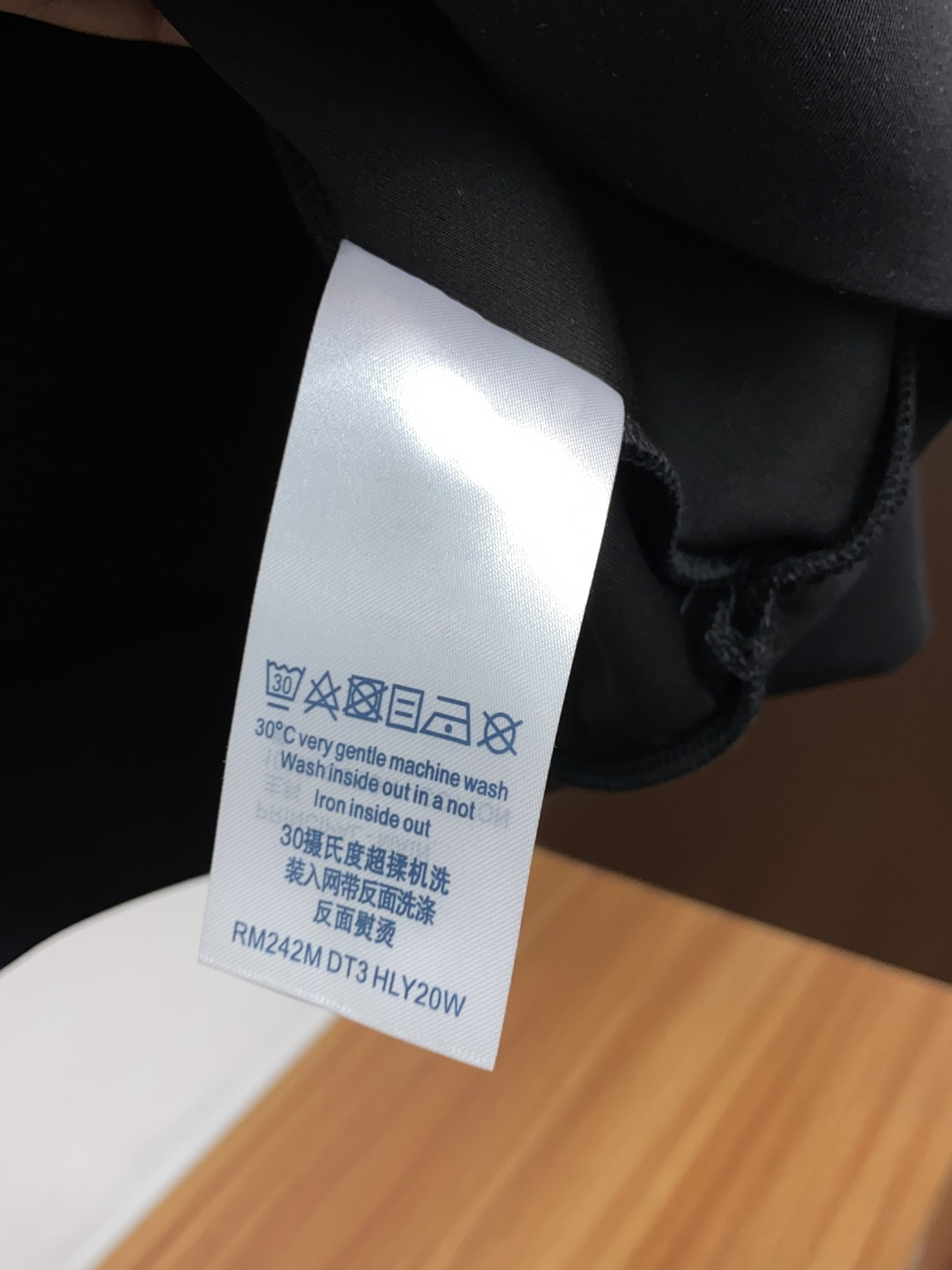 秋冬男装专柜官网新品🆕空气层棉 爆款面料超好🔈人气推荐秋冬必备✅卫布男士圆领卫衣‼️正面饰有经典图标刺绣