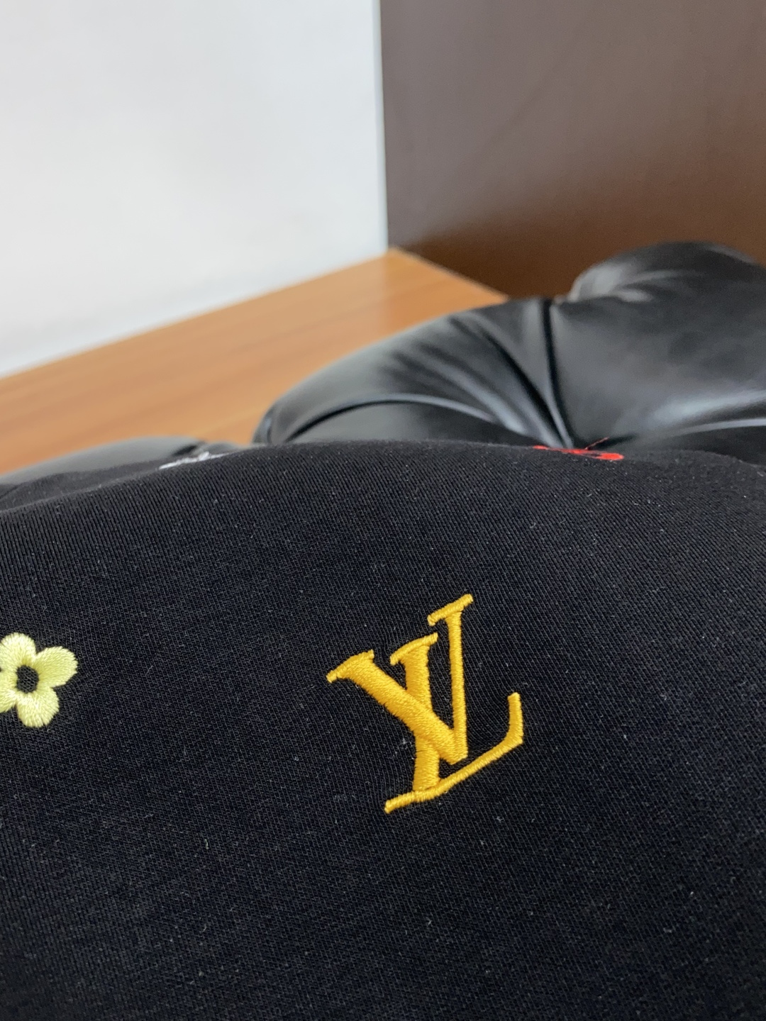 秋冬男装专柜官网新品🆕空气层棉 爆款面料超好🔈人气推荐秋冬必备✅卫布男士圆领卫衣‼️正面饰有经典图标刺绣