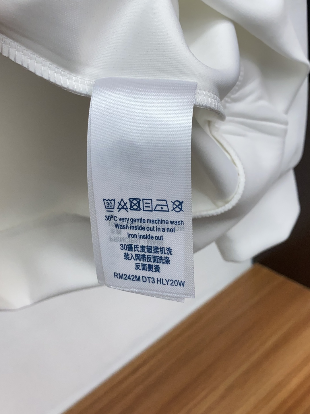 秋冬男装专柜官网新品🆕空气层棉 爆款面料超好🔈人气推荐秋冬必备✅卫布男士圆领卫衣‼️正面饰有经典图标刺绣