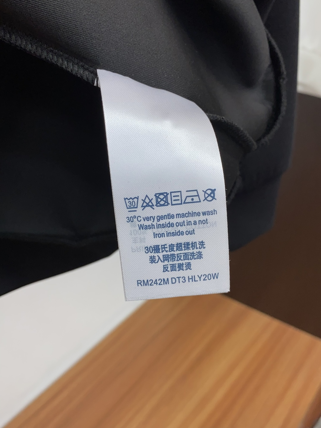 1v路易威登 秋冬男装专柜官网新品🆕空气层棉 爆款面料超好🔈人气推荐秋冬必备✅卫布男士圆领卫衣‼️正面饰