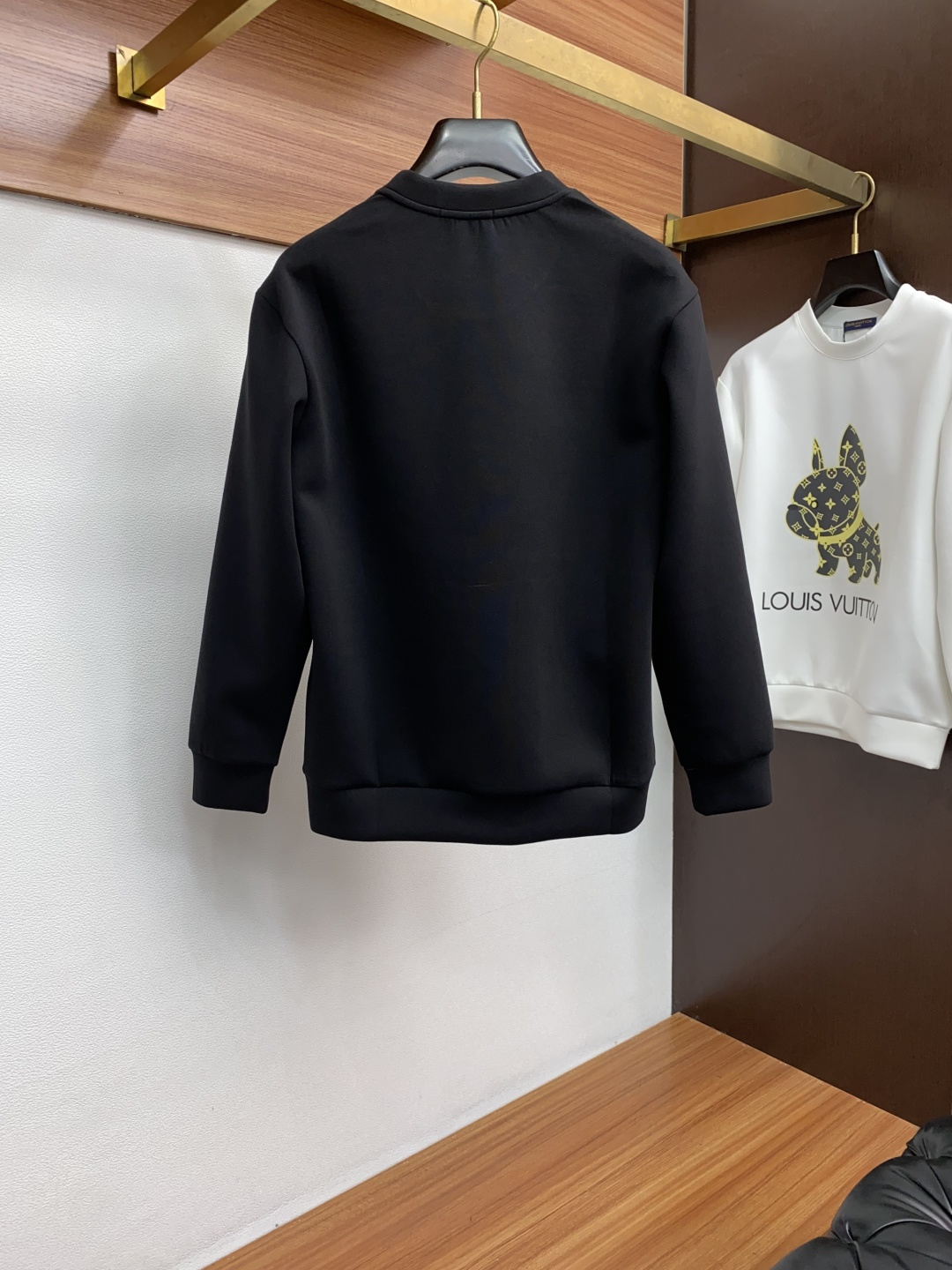 1v路易威登 秋冬男装专柜官网新品🆕空气层棉 爆款面料超好🔈人气推荐秋冬必备✅卫布男士圆领卫衣‼️正面饰