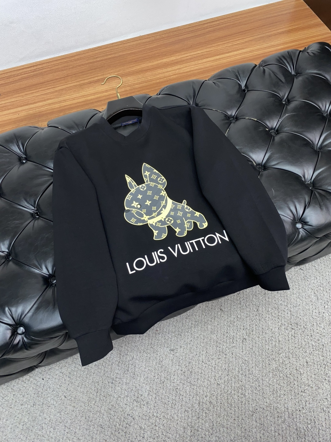 1v路易威登 秋冬男装专柜官网新品🆕空气层棉 爆款面料超好🔈人气推荐秋冬必备✅卫布男士圆领卫衣‼️正面饰