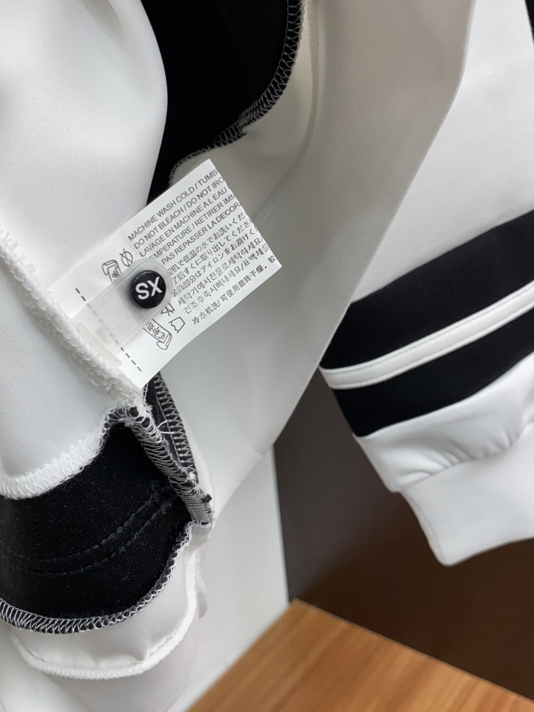 克罗心 秋冬男装专柜官网新品🆕空气层棉 爆款面料超好🔈人气推荐秋冬必备✅卫布男士圆领卫衣‼️正面饰有经典