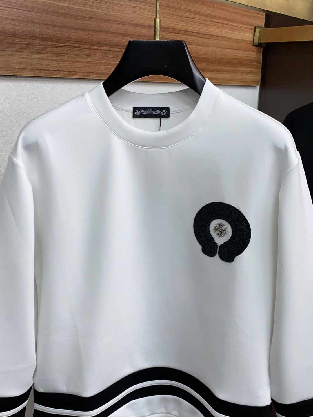 克罗心 秋冬男装专柜官网新品🆕空气层棉 爆款面料超好🔈人气推荐秋冬必备✅卫布男士圆领卫衣‼️正面饰有经典