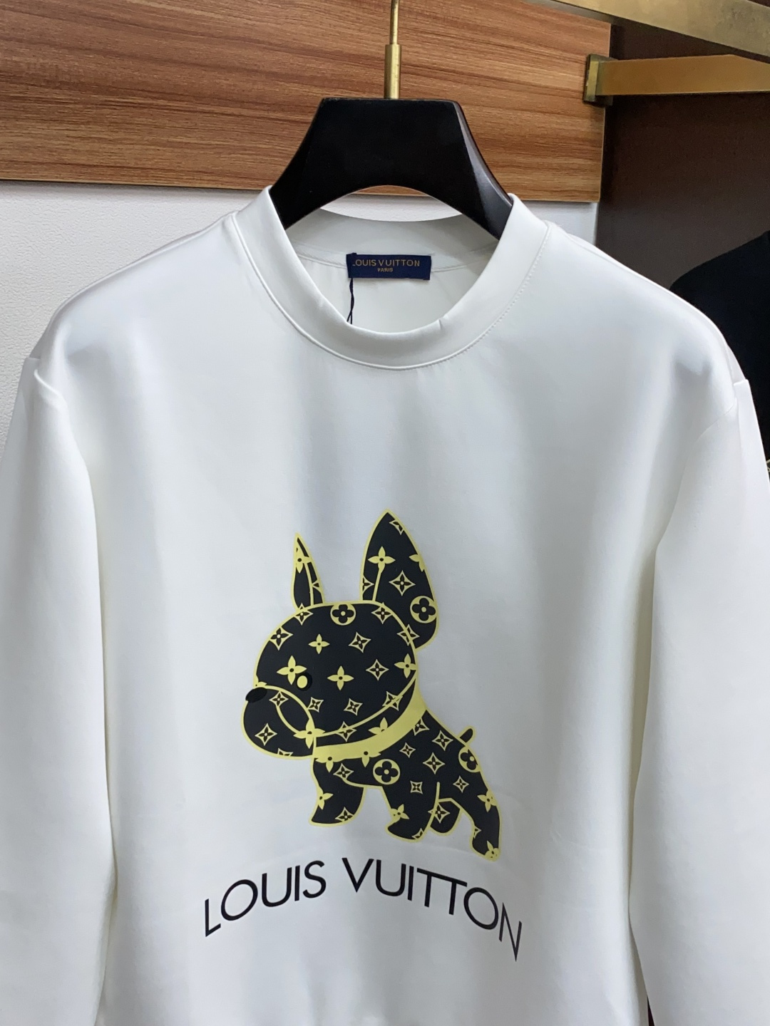 1v 路易威登 秋冬男装专柜官网新品🆕空气层棉 爆款面料超好🔈人气推荐秋冬必备✅卫布男士圆领卫衣‼️正面