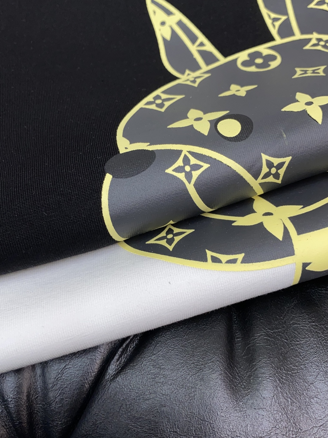 1v 路易威登 秋冬男装专柜官网新品🆕空气层棉 爆款面料超好🔈人气推荐秋冬必备✅卫布男士圆领卫衣‼️正面