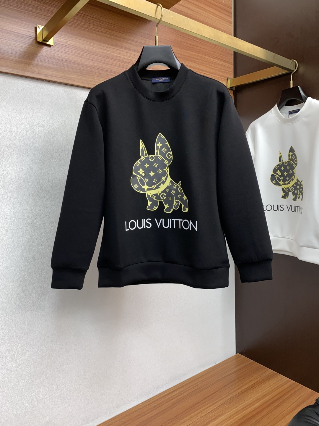 1v路易威登 秋冬男装专柜官网新品🆕空气层棉 爆款面料超好🔈人气推荐秋冬必备✅卫布男士圆领卫衣‼️正面饰