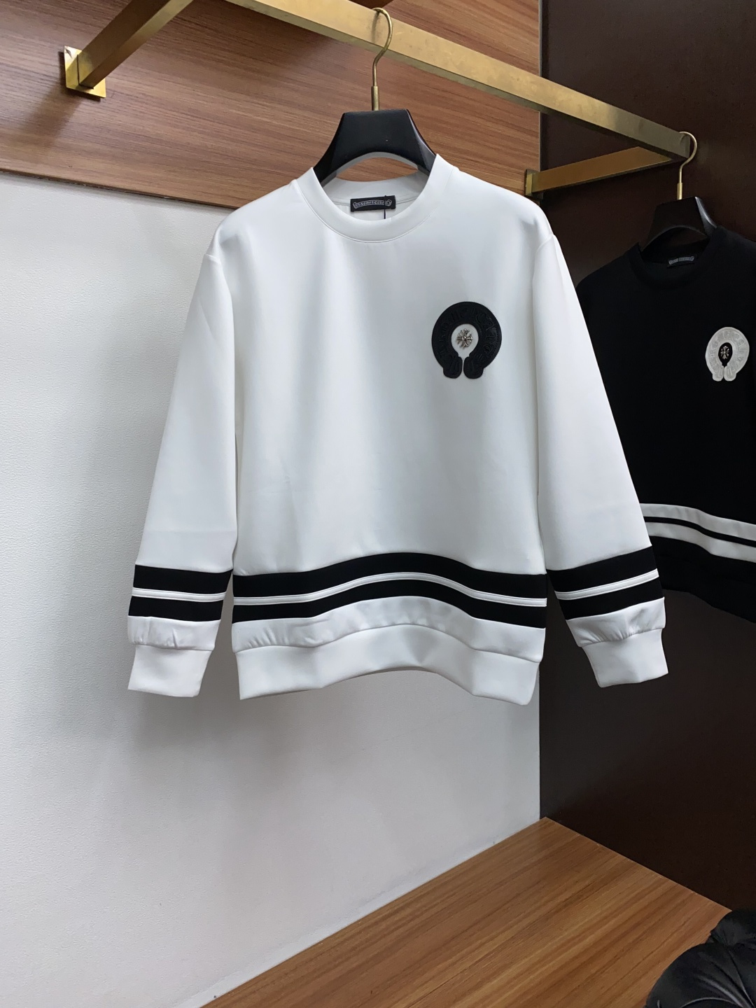 克罗心 秋冬男装专柜官网新品🆕空气层棉 爆款面料超好🔈人气推荐秋冬必备✅卫布男士圆领卫衣‼️正面饰有经典