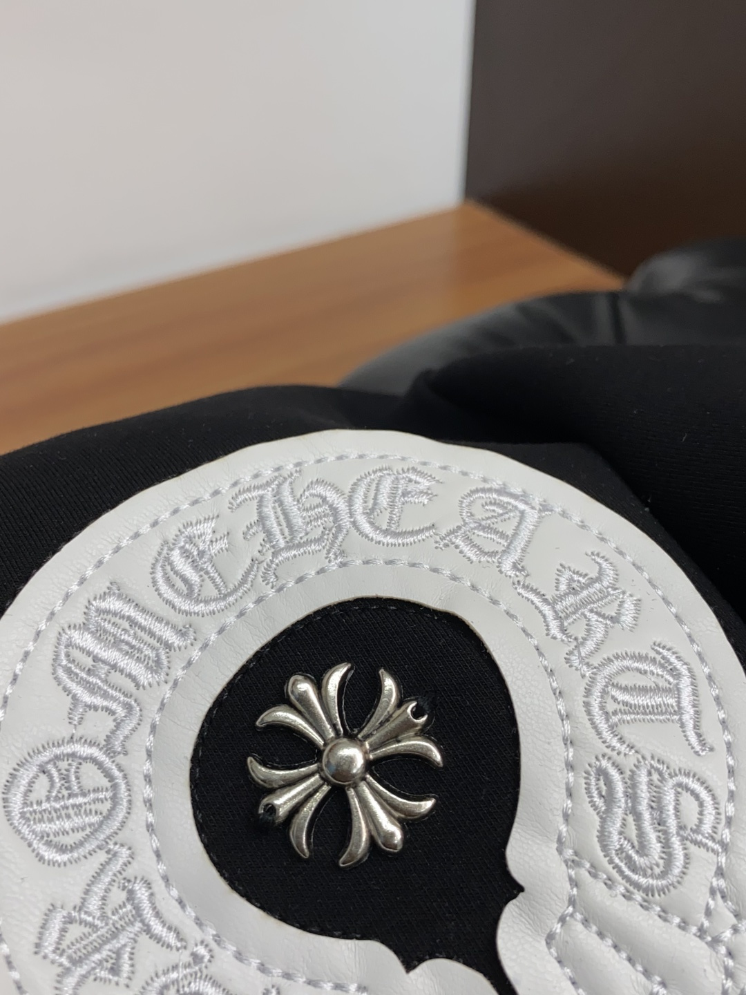 克罗心 秋冬男装专柜官网新品🆕空气层棉 爆款面料超好🔈人气推荐秋冬必备✅卫布男士圆领卫衣‼️正面饰有经典