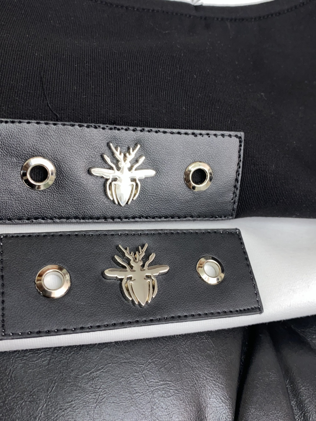 迪奥 秋冬男装专柜官网新品🆕空气层棉 爆款面料超好🔈人气推荐秋冬必备✅卫布男士圆领卫衣‼️正面饰有经典图