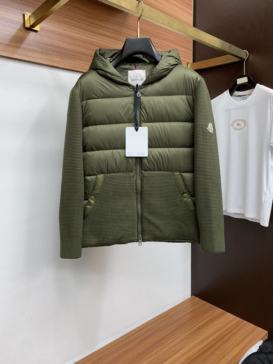 蒙口 秋冬新款拼接羽绒服 原版1:1订制五金配件全进口原版定制 欢迎专柜对比 绝对的高品质 采用顶级90