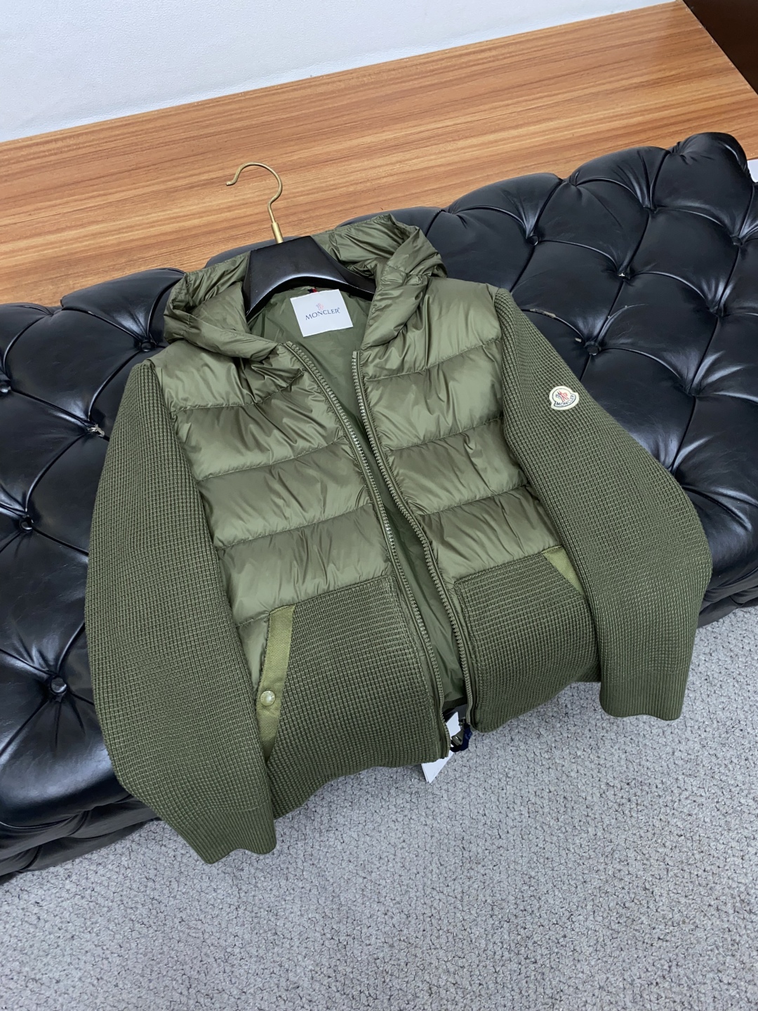蒙口 秋冬新款拼接羽绒服 原版1:1订制五金配件全进口原版定制 欢迎专柜对比 绝对的高品质 采用顶级90