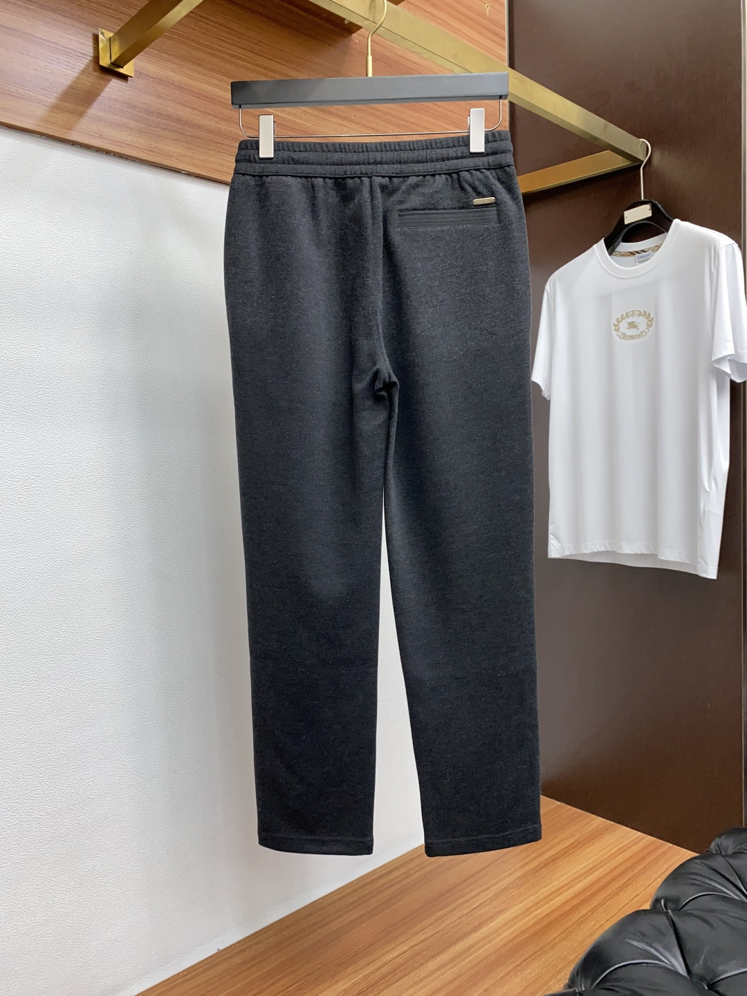 lP🆕 诺悠翩雅 秋冬新款男士直筒运动裤，羊绒羊毛混纺面料、三标齐、松紧腰抽绳、两侧口袋设计，合体的裁剪