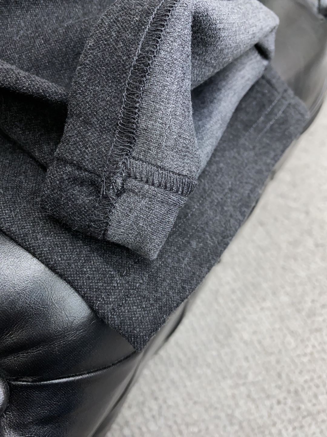 lP🆕 诺悠翩雅 秋冬新款男士直筒运动裤，羊绒羊毛混纺面料、三标齐、松紧腰抽绳、两侧口袋设计，合体的裁剪