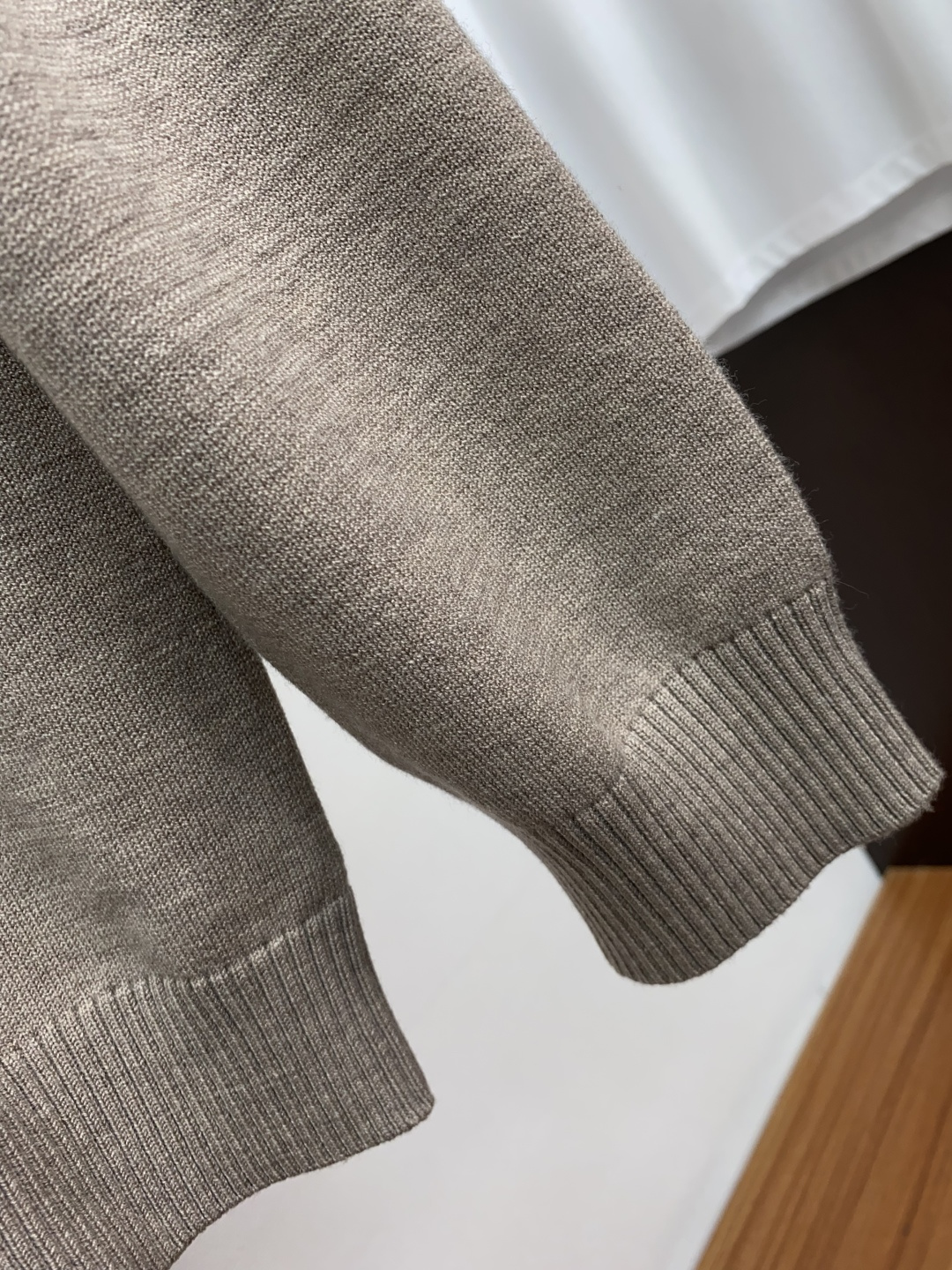 lP🆕 诺悠翩雅 家族男士高端简约立领针织长袖毛衣 香港洋行渠道货，纯正血统品质，25年秋冬 新款，经典