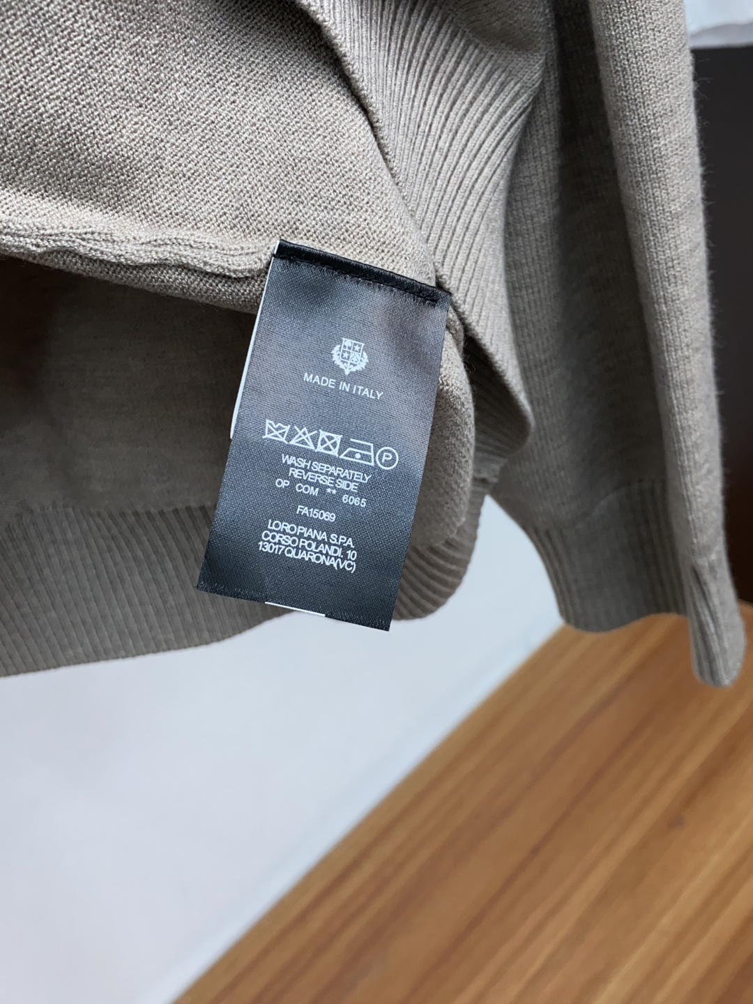 lP🆕 诺悠翩雅 家族男士高端简约立领针织长袖毛衣 香港洋行渠道货，纯正血统品质，25年秋冬 新款，经典