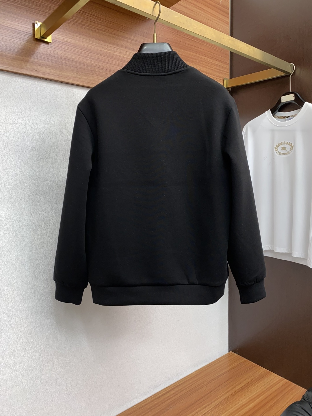 lP🆕 诺悠翩雅 家族男士高端简约圆领针织长袖拼接空气棉卫衣 ，香港洋行渠道货，纯正血统品质，25年秋冬