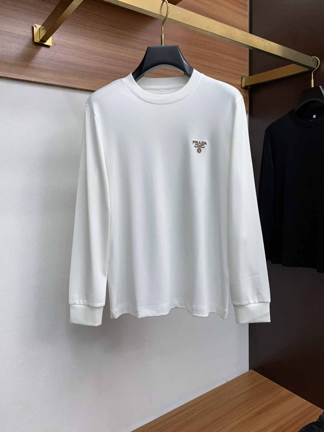 普拉达 2025最新爆款早秋长袖打底出货 欧美热销单品！精选意大利🇮🇹进口双面羊绒棉面料舒适柔软搭配最新