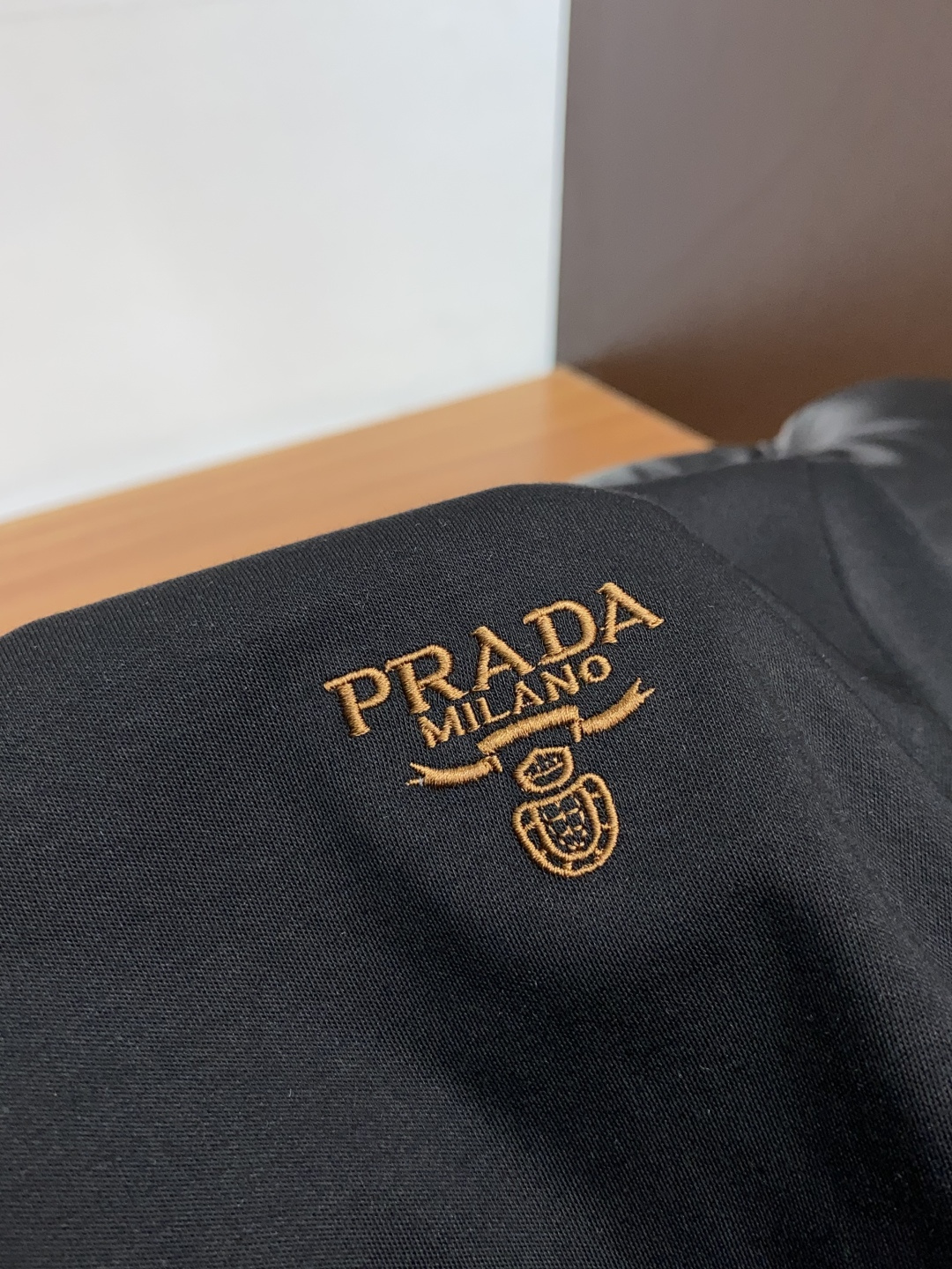 普拉达 2025最新爆款早秋长袖打底出货 欧美热销单品！精选意大利🇮🇹进口双面羊绒棉面料舒适柔软搭配最新