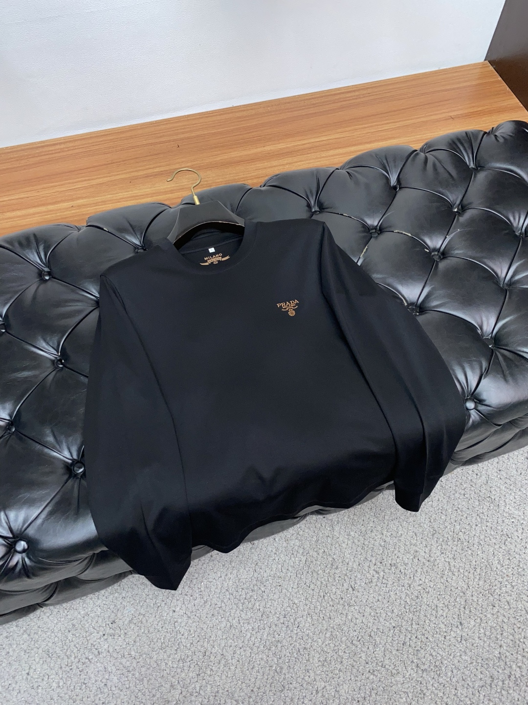 普拉达 2025最新爆款早秋长袖打底出货 欧美热销单品！精选意大利🇮🇹进口双面羊绒棉面料舒适柔软搭配最新