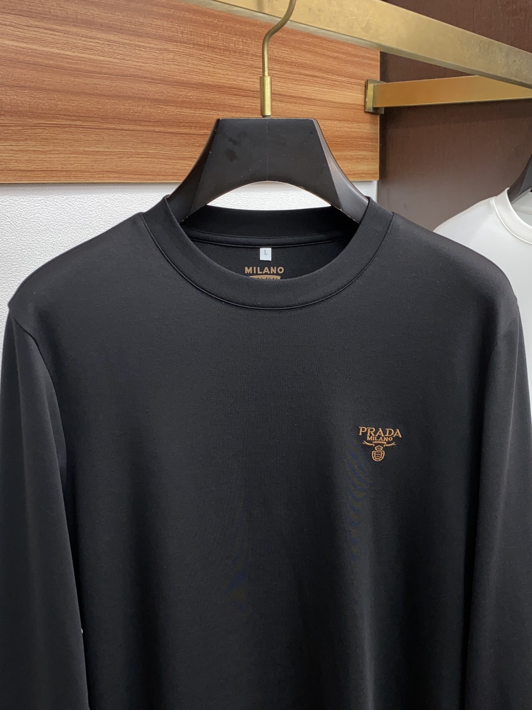 普拉达 2025最新爆款早秋长袖打底出货 欧美热销单品！精选意大利🇮🇹进口双面羊绒棉面料舒适柔软搭配最新