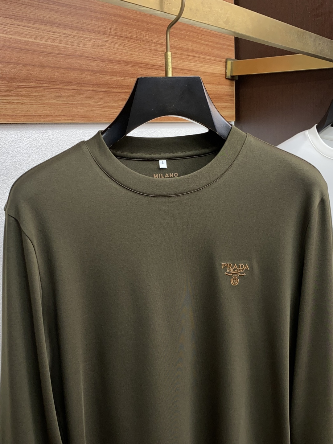 普拉达 2025最新爆款早秋长袖打底出货 欧美热销单品！精选意大利🇮🇹进口双面羊绒棉面料舒适柔软搭配最新