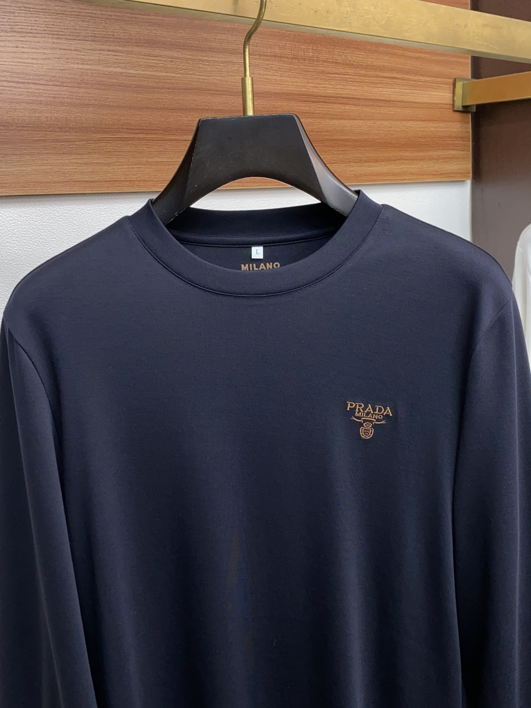 普拉达 2025最新爆款早秋长袖打底出货 欧美热销单品！精选意大利🇮🇹进口双面羊绒棉面料舒适柔软搭配最新