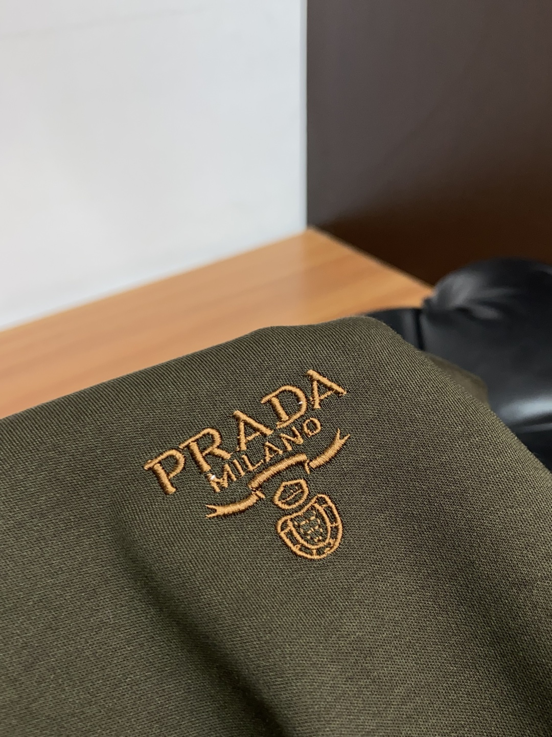 普拉达 2025最新爆款早秋长袖打底出货 欧美热销单品！精选意大利🇮🇹进口双面羊绒棉面料舒适柔软搭配最新