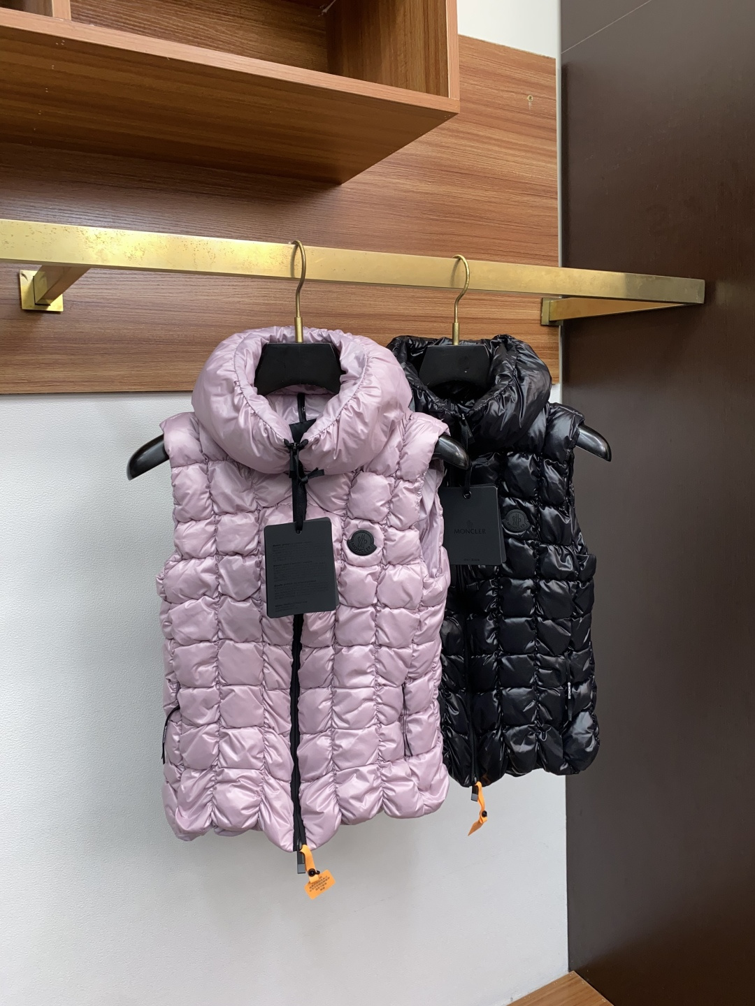 女款 蒙口 秋冬新款拼接羽绒马甲 原版1:1订制五金配件全进口原版定制 欢迎专柜对比 绝对的高品质 采用