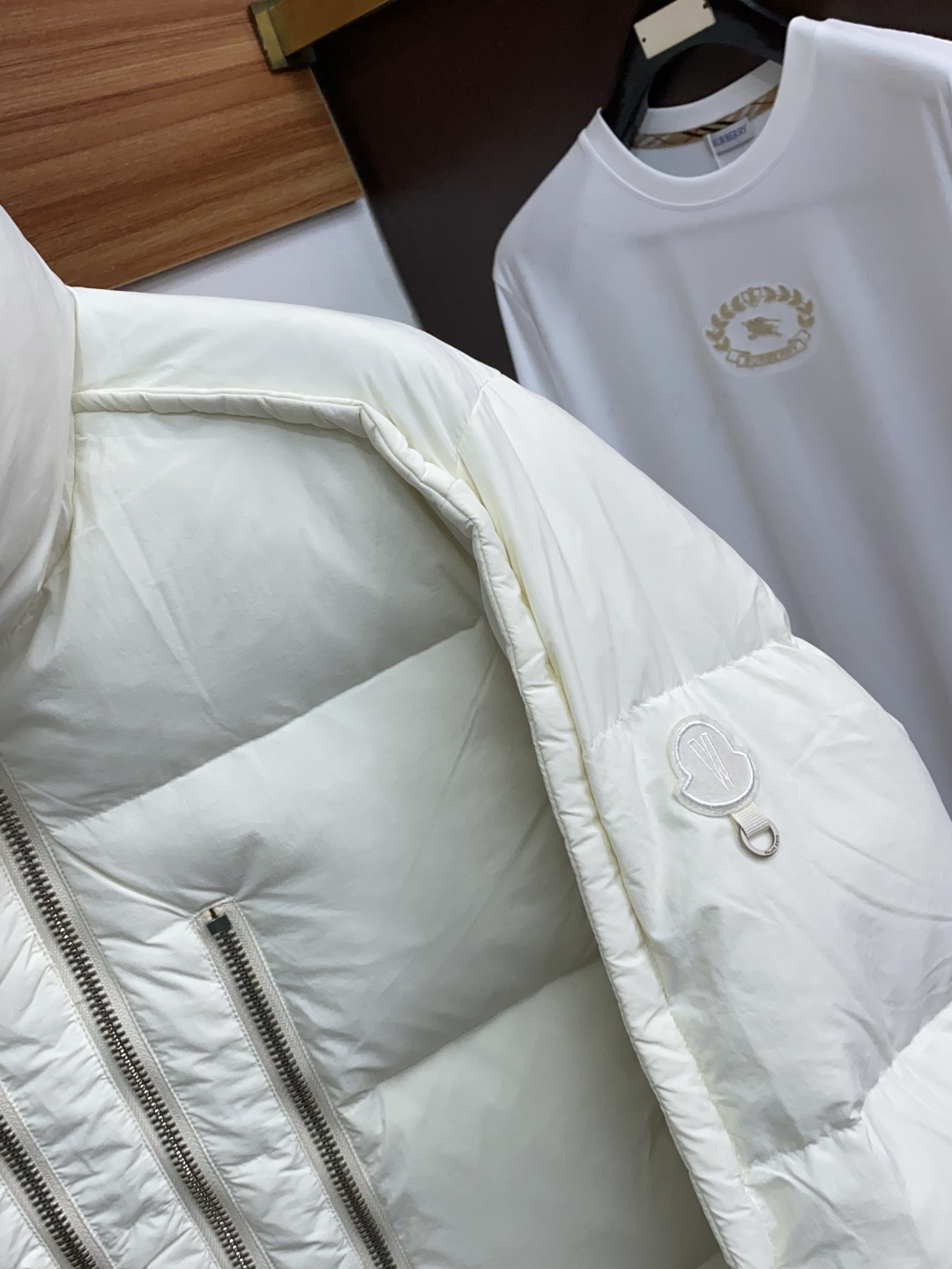 蒙口 秋冬新款拼接羽绒服 原版1:1订制五金配件全进口原版定制 欢迎专柜对比 绝对的高品质 采用顶级90