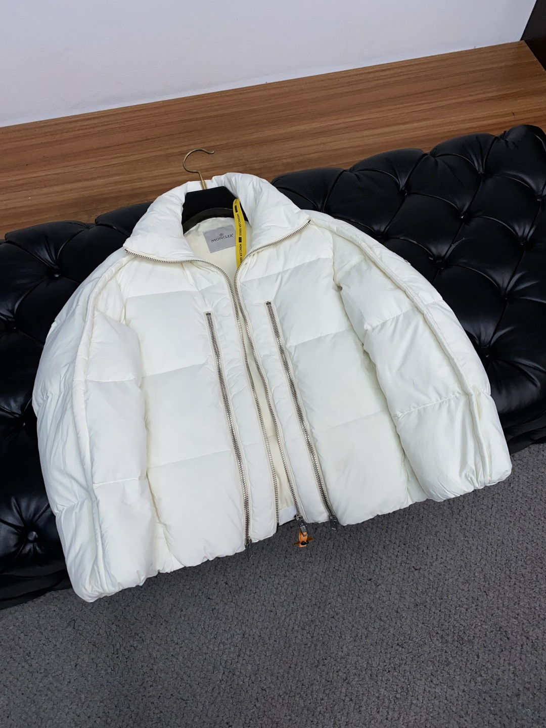 蒙口 秋冬新款拼接羽绒服 原版1:1订制五金配件全进口原版定制 欢迎专柜对比 绝对的高品质 采用顶级90