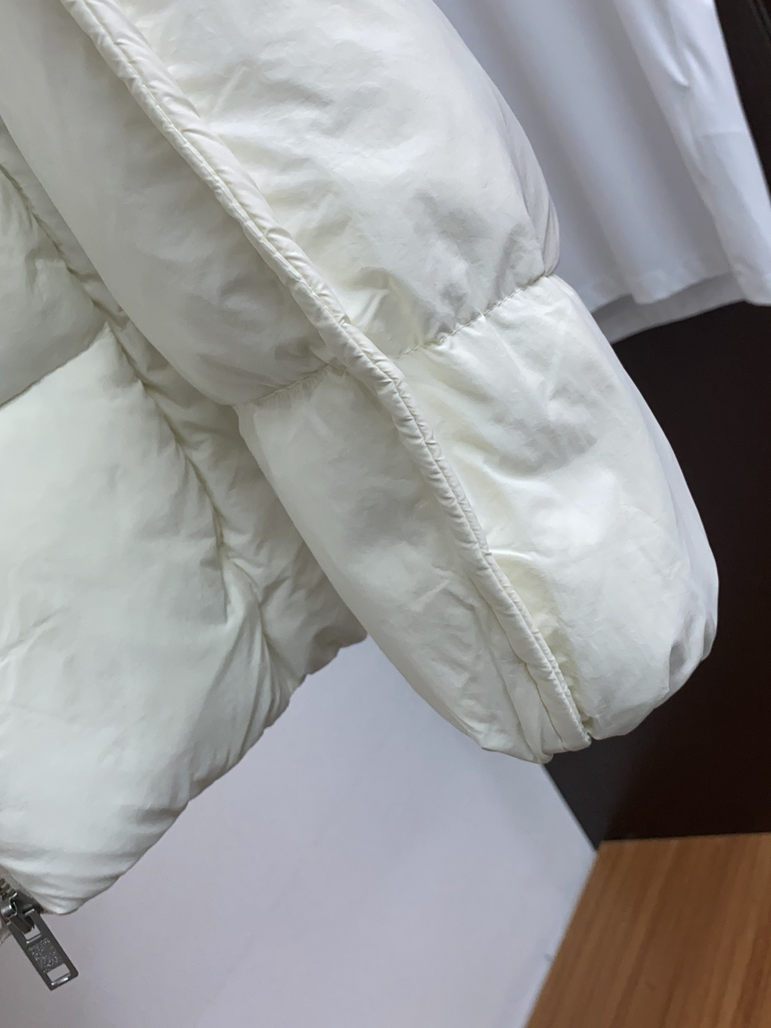 蒙口 秋冬新款拼接羽绒服 原版1:1订制五金配件全进口原版定制 欢迎专柜对比 绝对的高品质 采用顶级90