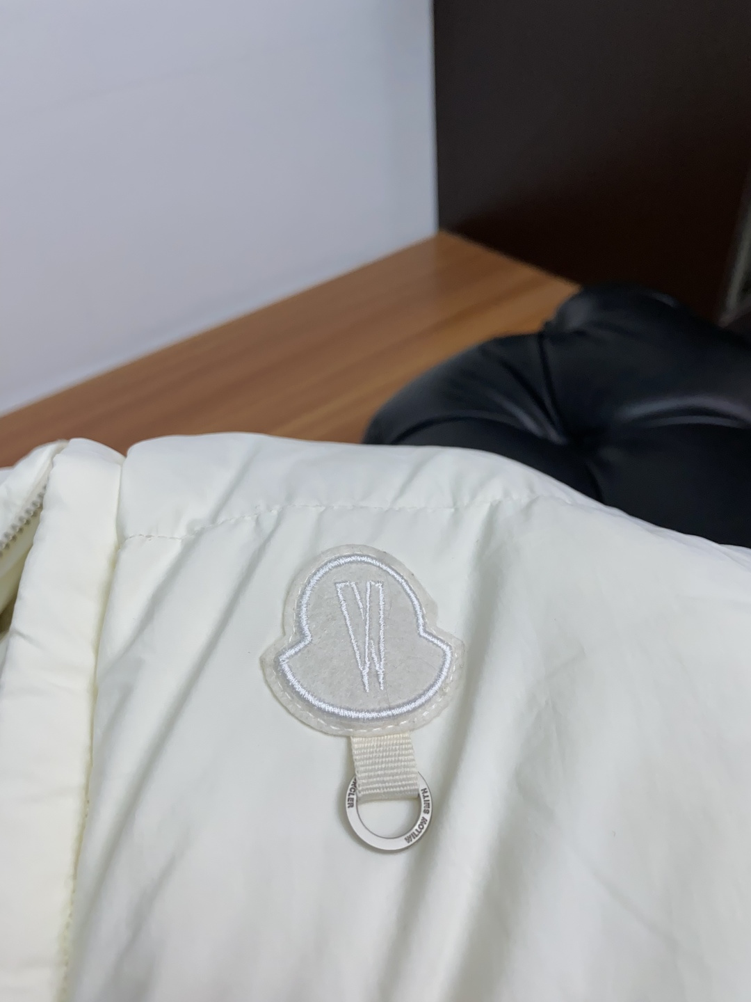 蒙口 秋冬新款拼接羽绒服 原版1:1订制五金配件全进口原版定制 欢迎专柜对比 绝对的高品质 采用顶级90