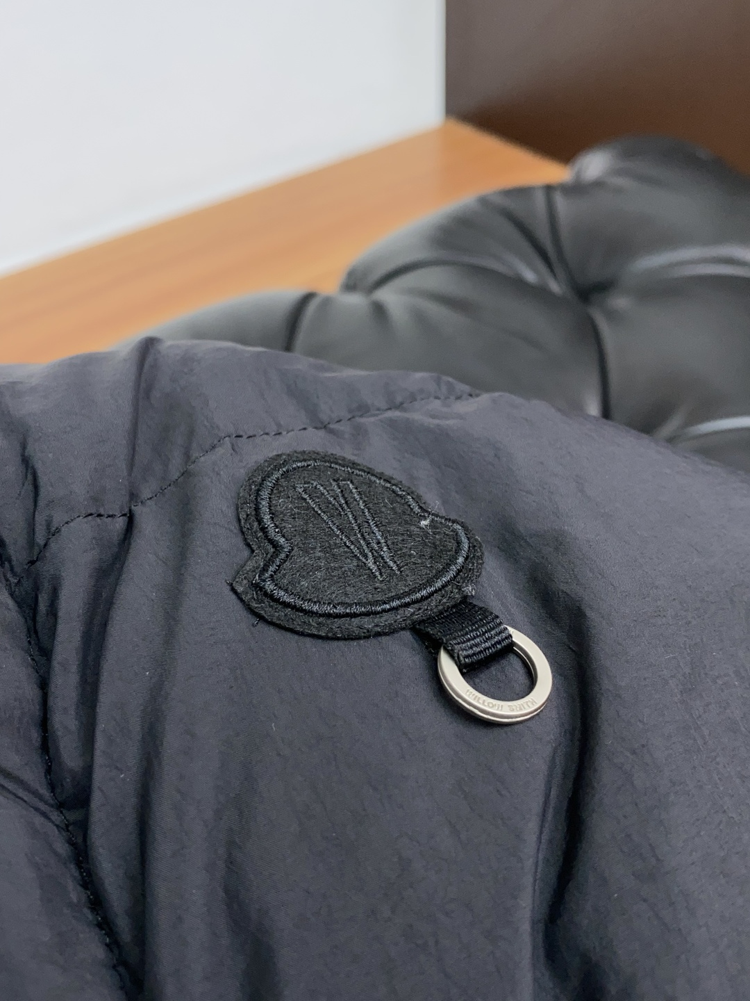 蒙口 秋冬新款拼接羽绒服 原版1:1订制五金配件全进口原版定制 欢迎专柜对比 绝对的高品质 采用顶级90